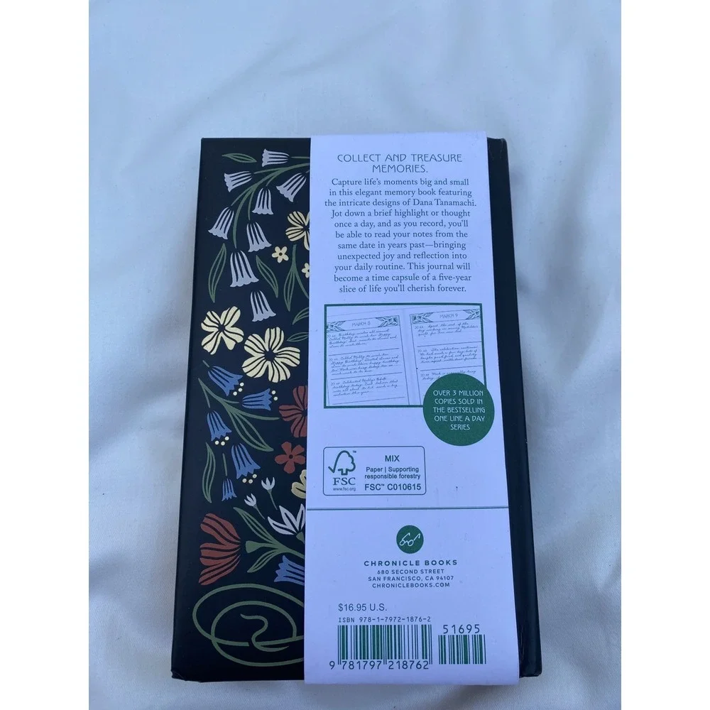 One Line a Day: A Five-Year Memory Book - Chronicle Books Journal
